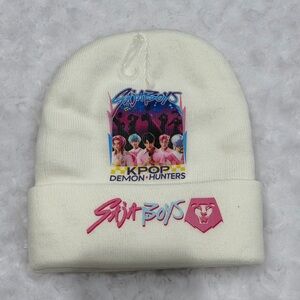White saja boys beanie